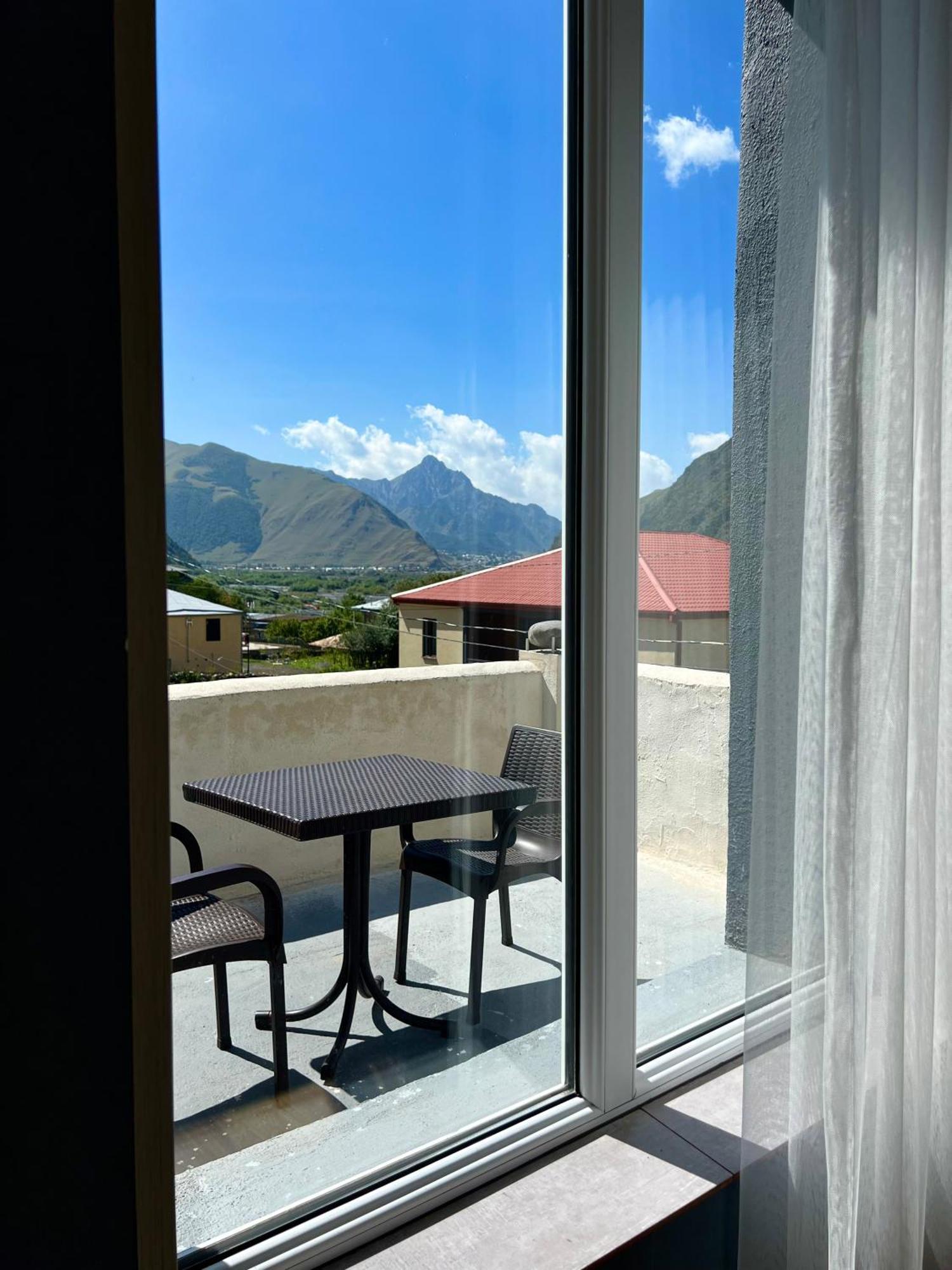 Kazbegi Green Yard Hotell Exteriör bild